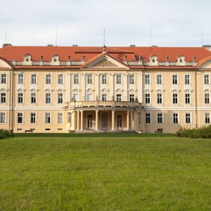 Na zámku v Tloskově
